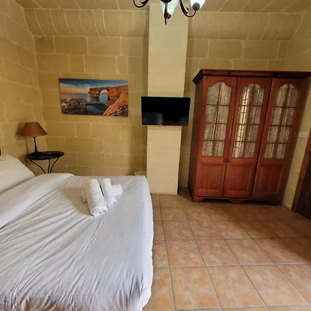 ヴィラ Under New Management! Sant Antnin Luxurious With Pool Sannat Near Victoria Gozo Family Friends Couples Views Balcony Roof Terrace Romantic Getaway Munxar