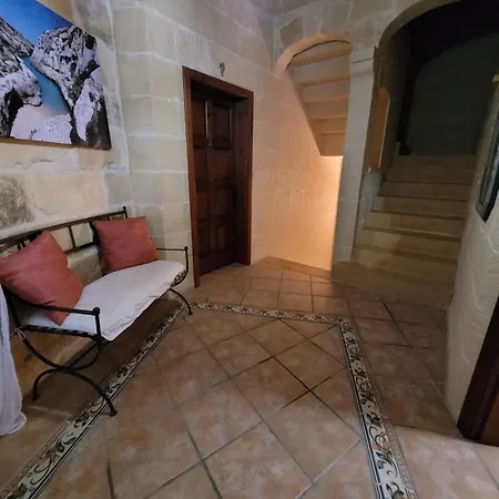 Under New Management! Sant Antnin Luxurious With Pool Sannat Near Victoria Gozo Family Friends Couples Views Balcony Roof Terrace Romantic Getaway ヴィラ *