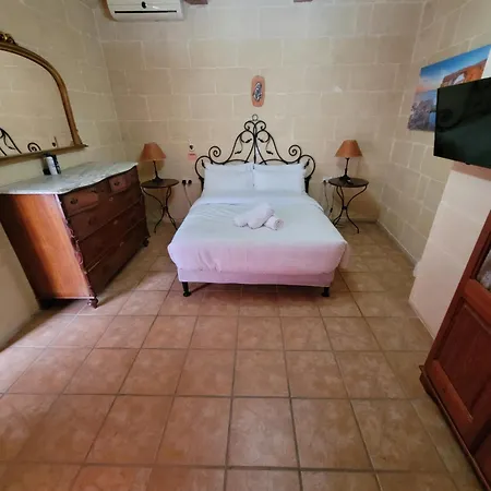 ヴィラ Under New Management! Sant Antnin Luxurious With Pool Sannat Near Victoria Gozo Family Friends Couples Views Balcony Roof Terrace Romantic Getaway *