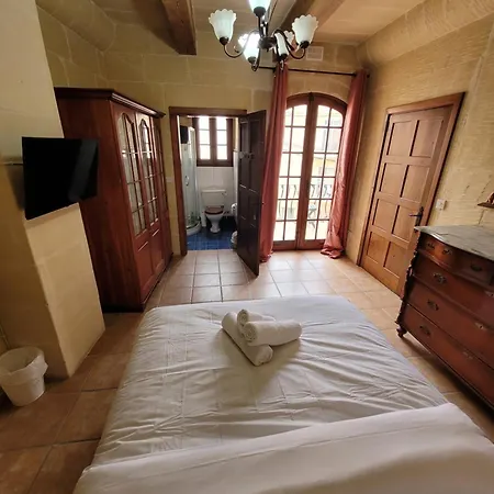 Under New Management! Sant Antnin Luxurious With Pool Sannat Near Victoria Gozo Family Friends Couples Views Balcony Roof Terrace Romantic Getaway ヴィラ *