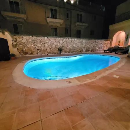 ヴィラ Under New Management! Sant Antnin Luxurious With Pool Sannat Near Victoria Gozo Family Friends Couples Views Balcony Roof Terrace Romantic Getaway *