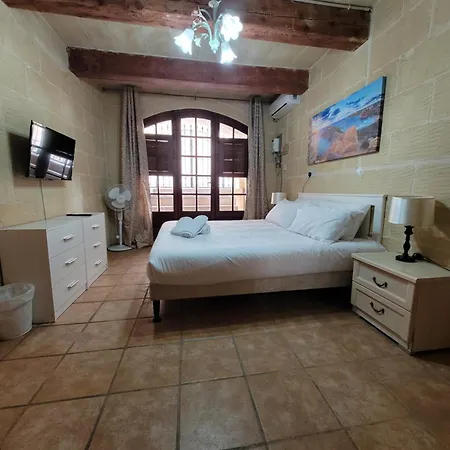 Under New Management! Sant Antnin Luxurious With Pool Sannat Near Victoria Gozo Family Friends Couples Views Balcony Roof Terrace Romantic Getaway ヴィラ Munxar